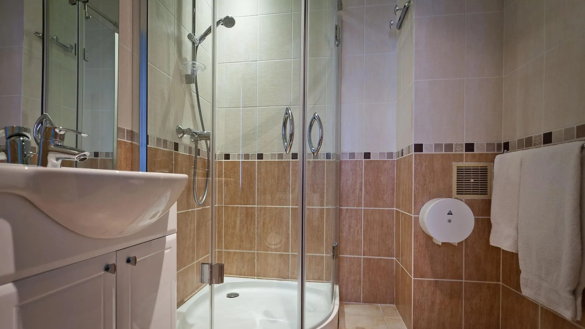 Hotel Le Clos D'Alesia Paris 3*,